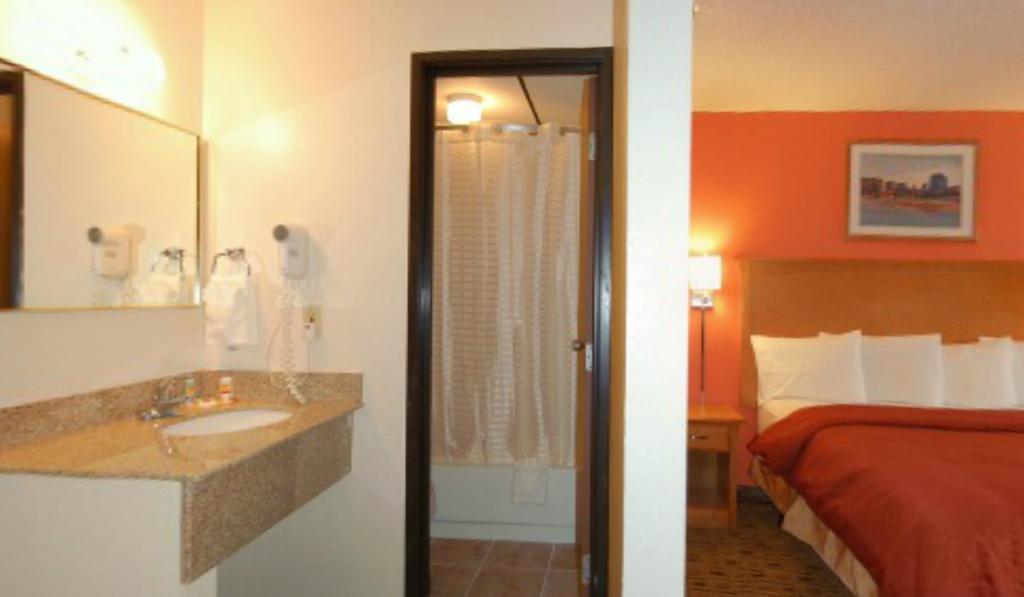 Econo Lodge Kansas City Downtown North Esterno foto