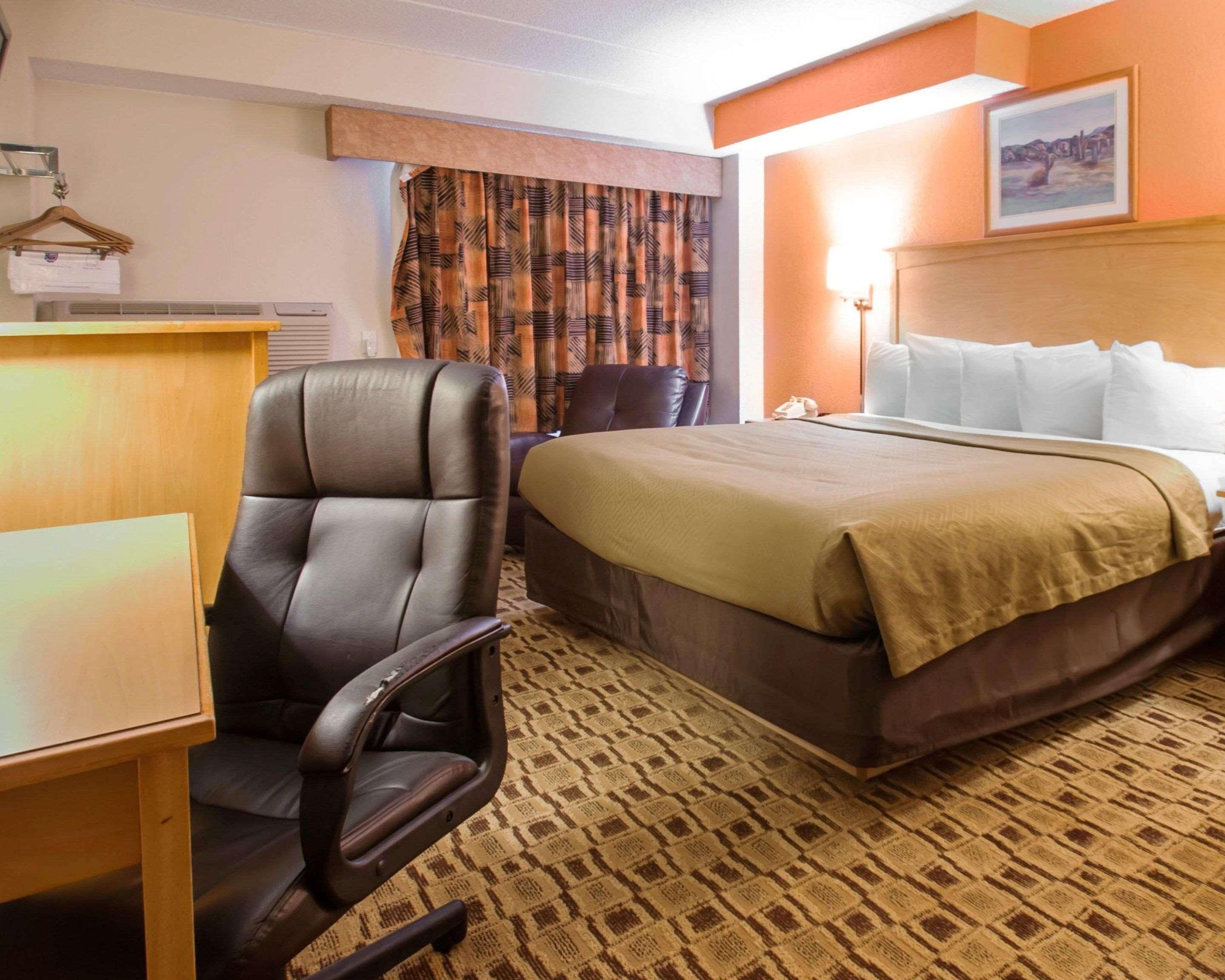 Econo Lodge Kansas City Downtown North Esterno foto