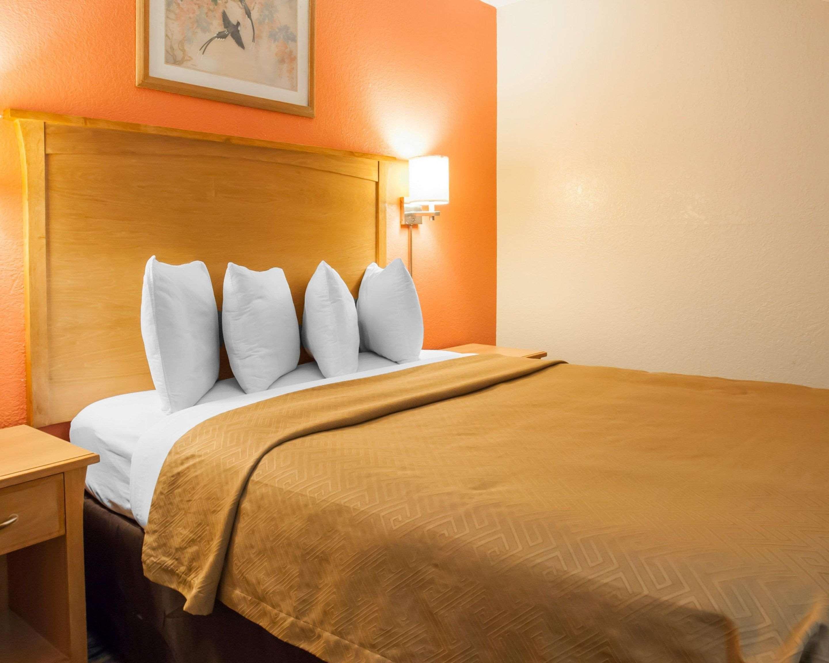 Econo Lodge Kansas City Downtown North Esterno foto